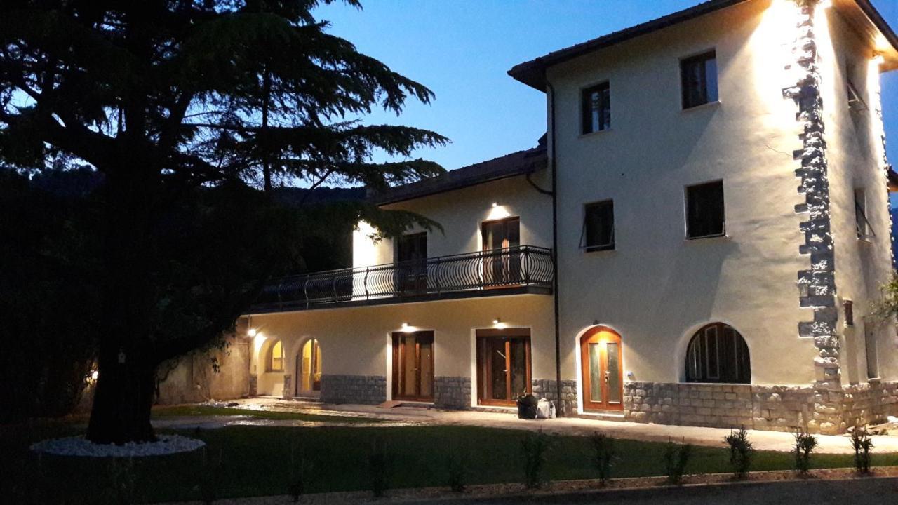 Villa Torbole 토르볼레 외부 사진