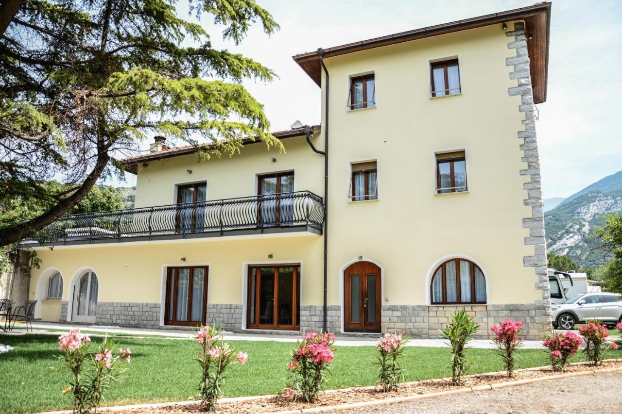Villa Torbole 토르볼레 외부 사진