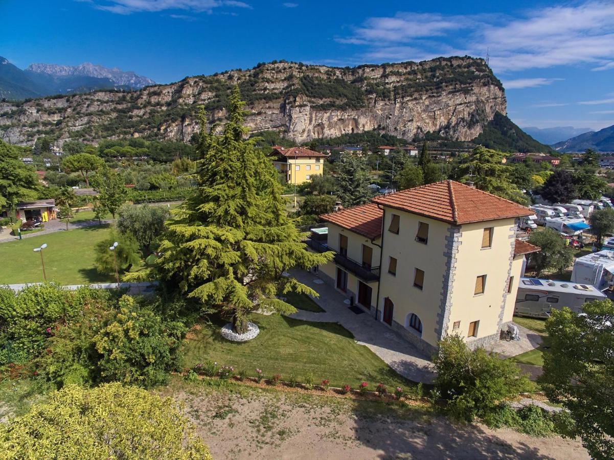 Villa Torbole 토르볼레 외부 사진