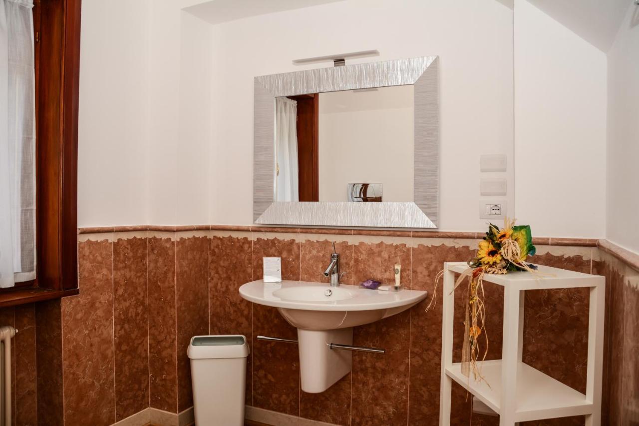 Villa Torbole 토르볼레 외부 사진