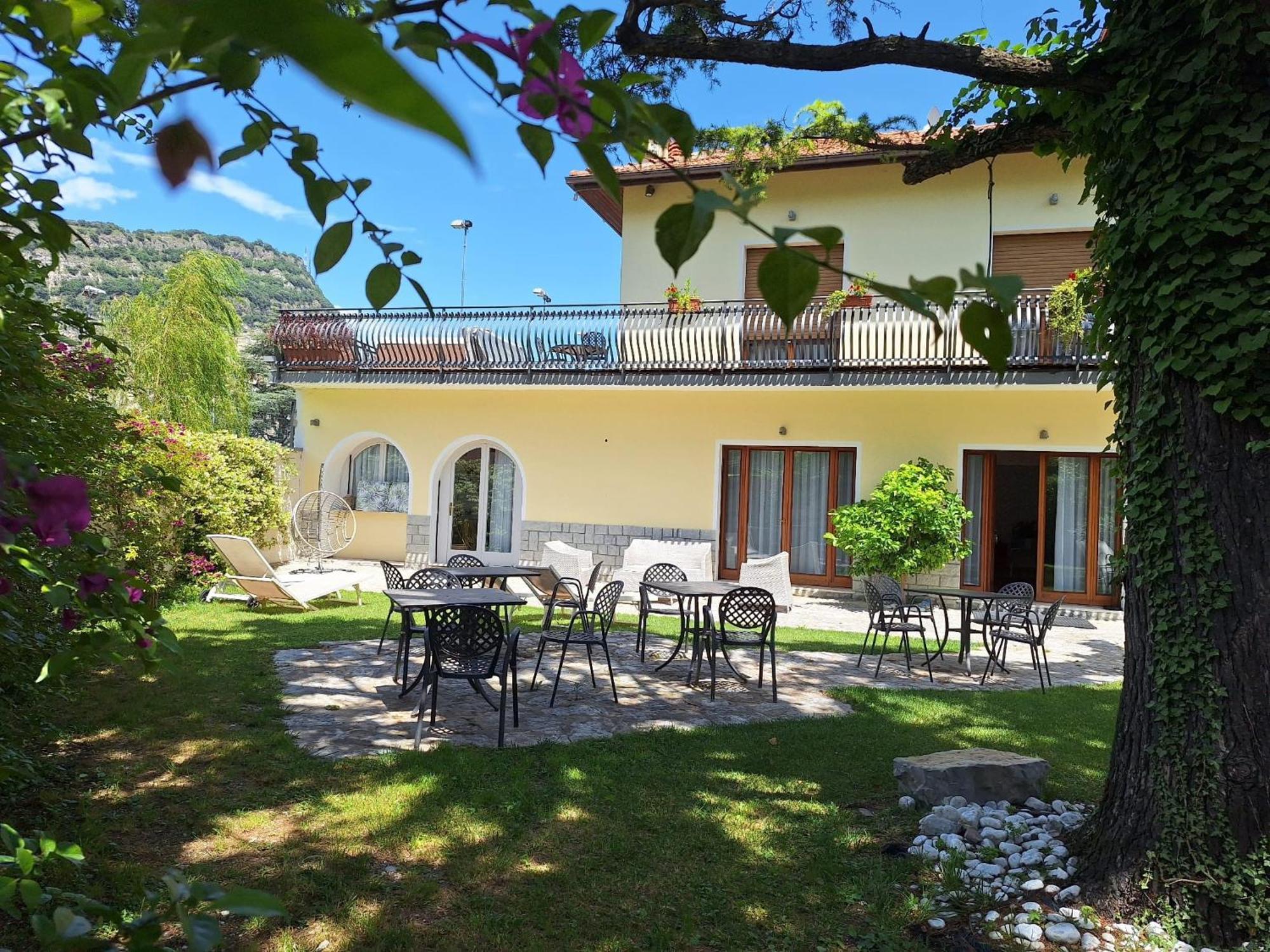 Villa Torbole 토르볼레 외부 사진
